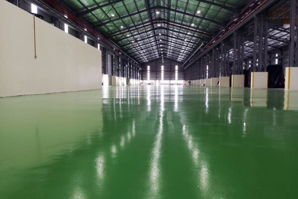 Dayanıklı ve Pürüzsüz Epoksi Self Leveling Zemin Uygulaması Görkem Trafik